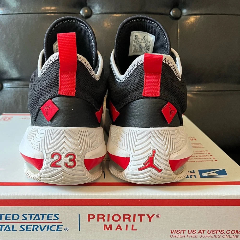 Jordan Stay Loyal 2 ‘Black‎ University Red’